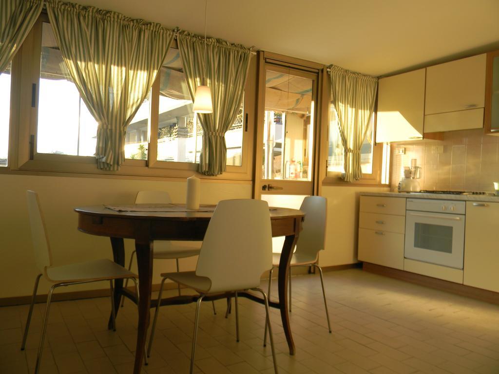 Villa Serena Viareggio Rum bild